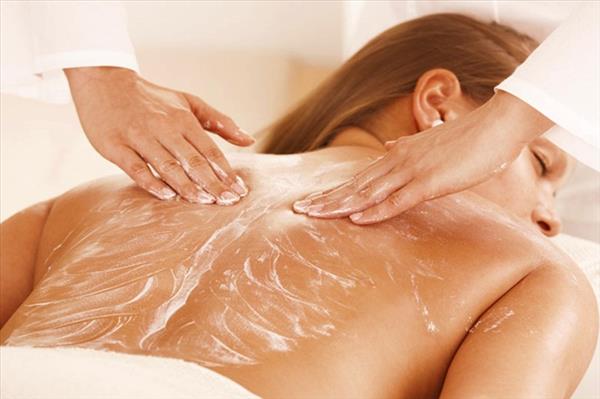 Full Body Polishing Treatment for Glowing Skin in Gwalior